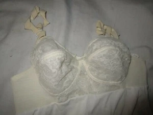 Vintage Warners Cream Nylon & Lace Slip Size 32A Excellent Shape - Picture 1 of 7