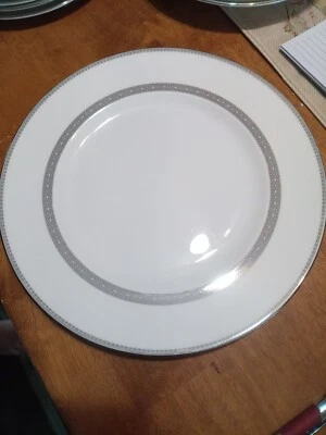 VERA WANG 1 1" DINNER PLATE VERA LACE PLATINUM WEDGEWOOD CHINA ***NEVER USED***