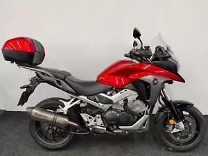 HONDA VFR800X CROSSRUNNER ** TOP BOX - AKRAPOVIC EXHAUST - HAND GUARDS ** - Picture 1 of 18