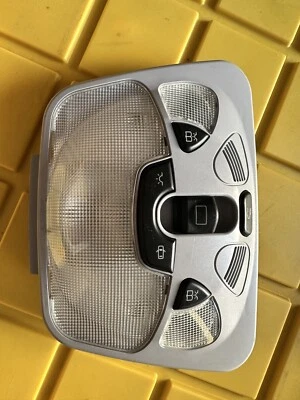 Luz interior Mercedes W203 Sportcoupe 2038204701 7D43 techo panorámico ✔️ Foto 1 de 3