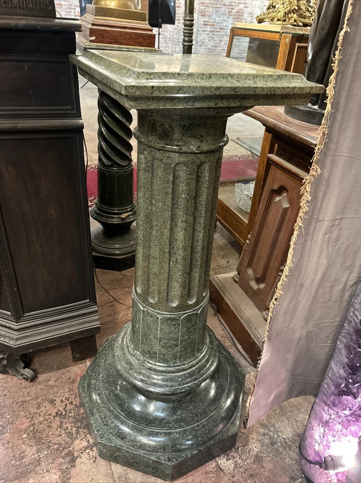 COLUMNA DE PEDESTAL TALLADA A MANO GRANITO VERDE ANTIGUO ORIGINAL DEL SIGLO 19 ENORME Foto 1 de 4