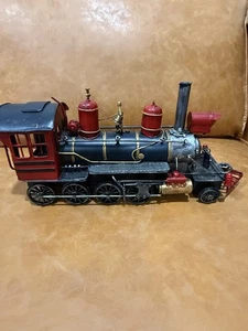 Vintage schwarze Lokomotive Metall Modelleisenbahn Sammlerstück Urlaub 13” L x 8” H - Bild 1 von 7