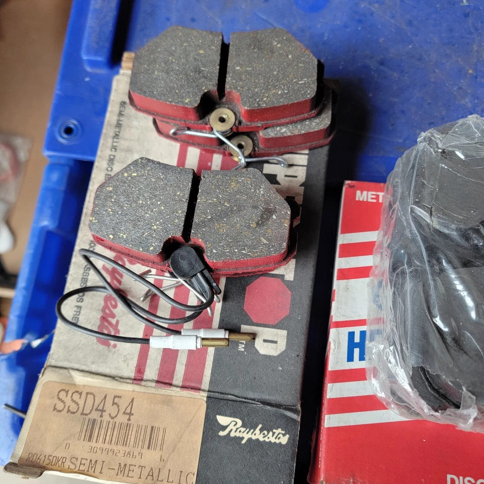 Front Disc Brake Pad Set Metallic Raybestos SSD454 fit 89-91 Peugeot 405 - Image 1 of 1