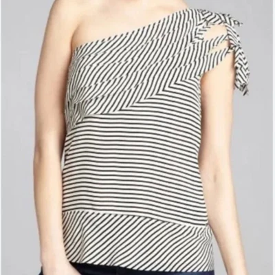 Blusa Top BCBGMaxazria Seda Un Hombro Talla L Rayas Blancas y Negras Foto 1 de 4
