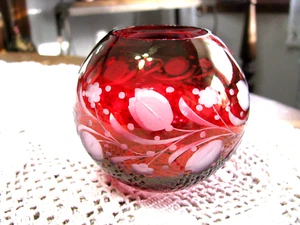 Kleine mundgeblasene Glas Cranberry Glas Rosenschale geschliffen klar-blumig - Bild 1 von 6