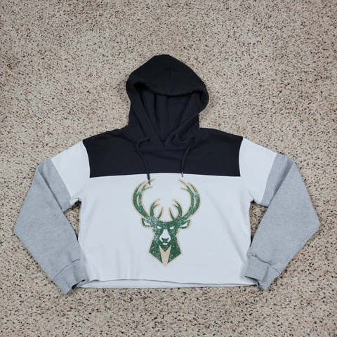Milwaukee Bucks Sweatshirt Womens Medium White Crop Hoodie Basketball Ladies Cover