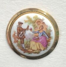 Colonial Couple Porcelain Set in Metal Large Button - Serenading
