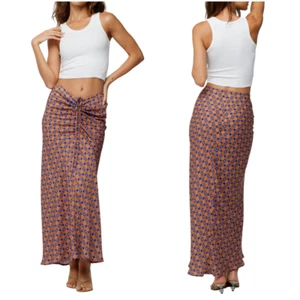Falda RESA Ziggy en Cortez Estampado Azulejo Talla M Mediana Fruncida Frontal Maxi Revolve - Imagen 1 de 11