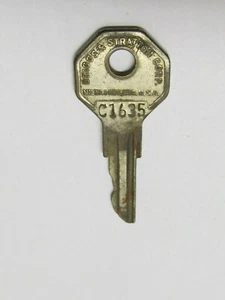 VINTAGE BRIGGS & STRATTON CORP KEY # C1635  - Picture 1 of 2