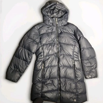 Casaco de inverno feminino Mountain Hardwear M preto com capuz longo jaqueta acolchoada - Imagem 1 de 4