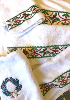 Juego de 4 toallas de baño Martex de colección bordado de Navidad acebo blanco Foto 1 de 4