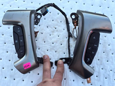 Interruptor de control de crucero Chevrolet Suburban 1500 2007-2014 OEM Foto 1 de 4