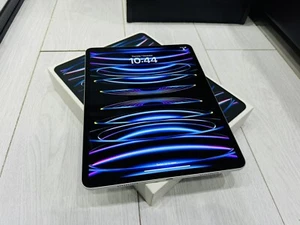 Apple iPad Pro 6th Gen 12.9" 2022 M2 - 256GB WiFi - Silver - RRP £1369! - Picture 1 of 6