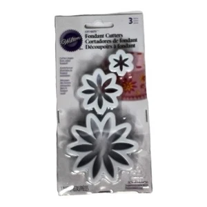 Wilton Fondant Cut-Outs Cutters - NIP - Daisy - Picture 1 of 4