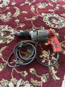 Taladro percutor de alta resistencia Milwaukee 5590 3/8” 2500 rpm - Imagen 1 de 11