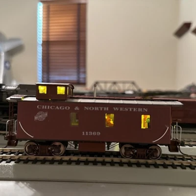 ROUNDHOUSE HO CHICAGO & NORTH WESTERN custom built LED lights interior passenger - Image 1 of 4