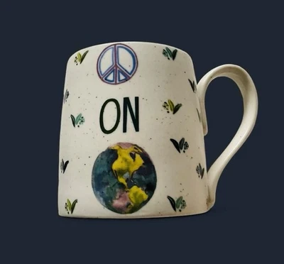 Кофейная кружка с ручной росписью Anthropologie Peace On Earth чашка с цветочными крапинками - Изображение 1 из 4