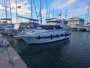 Motor yacht - Picture 1 of 20