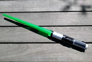 (Works, Light Sounds) VTG 2002 Hasbro Star Wars Yoda Talking Green Lightsaber - Picture 1 of 6