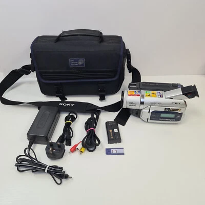 Sony DCR-TRV620E Digital8 Hi8 Video8 Tape Video Camera Handycam Fully Working - Image 1 of 4