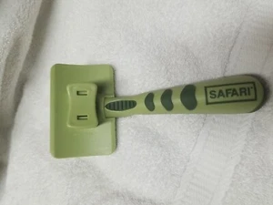 Safari Self-Cleaning Slicker Brush - Picture 1 of 4