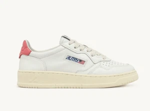 AUTRY MEDALIST LOW SNEAKERS IN WHITE AND TEAROSE LEATHER AULW LL78 - Picture 1 of 6