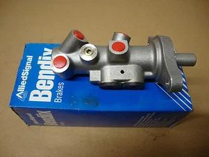 Volkswagen Golf 1.4i/16.i/1.9TDi LHD 1997 - 2005 133028B Brake Master Cylinder - Picture 1 of 1