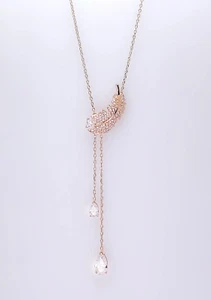 NEW Authentic SWAROVSKI Rose Gold Crystal Pave Feather Nice Y Necklace 5663485 - Picture 1 of 3