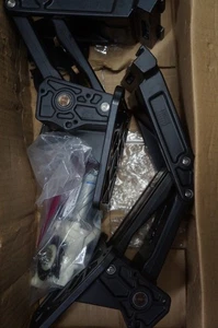 AMP Research Passenger Side Idler Linkages Arm + Motor 2019-2024 Dodge Ram 1500 - Bild 1 von 12