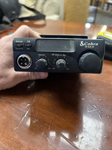 Cobra 19 Ultra III Lightweight Mobile CB & Microphone UNTESTED - Zdjęcie 1 z 2
