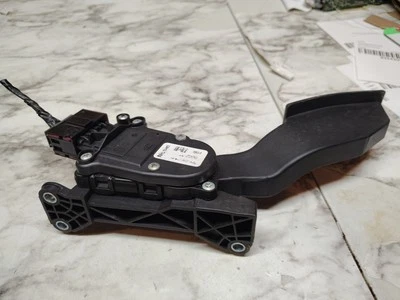 Педаль газового акселератора 2003-06 Nissan Altima 18002-4Z800  - Изображение 1 из 4