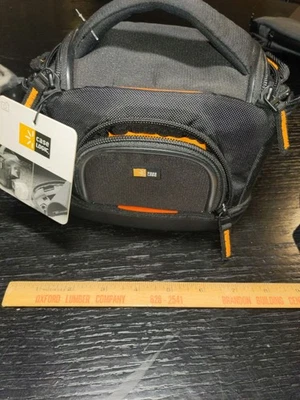 New Case Logic SLDC203 Camera Bag Black New With Tag - Image 1 of 4