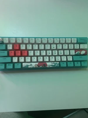 Teclado mecánico Womier WK61 61 teclas RGB mecánico para juegos 60 % Foto 1 de 3