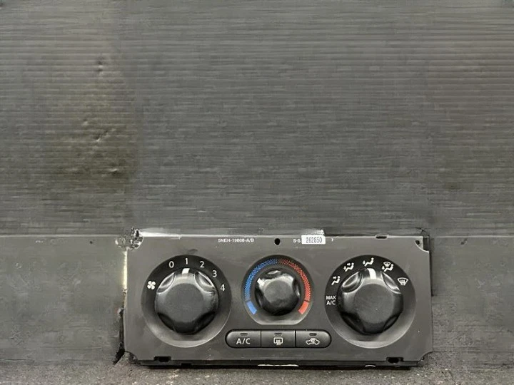 2005-2008 Nissan Frontier Climate Control Unit Heater A/c Temperature OEM - Image 1 of 4