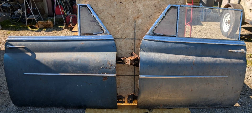 Oldsmobile 88 1953 cupé juego de puerta derecha/derecha Foto 1 de 4