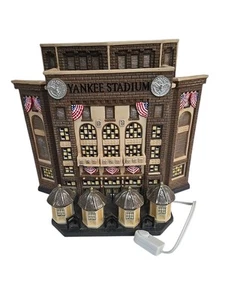 Department 56 Accents Yankee Stadium Battery w/Light - Imagen 1 de 19