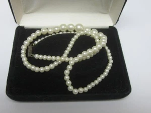 vintage costume jewelry necklace- small,great shape,Fontana vintage box - Picture 1 of 6