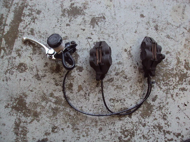 Pinza de freno delantera Triumph Speed Triple 955 2002 2003 cilindro maestro OEM E3 Foto 1 de 1