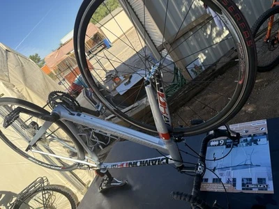 Bicicleta de carretera Diamondback Century - 54 cm - Aluminio - 24 velocidades - Shimano Foto 1 de 4