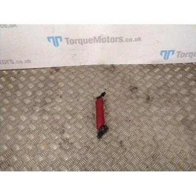 Nissan GT-R Skyline R35 2009 manija interior de puerta de cuero rojo Foto 1 de 2