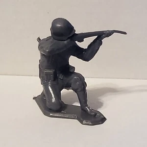1960's Louis Marx WW2 World War 2 II Gray German Soldier 60MM Figure Crouching - Picture 1 of 2