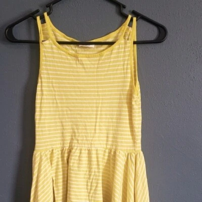 Crazy 8 Niñas Vestido Amarillo Rayas Sin Mangas Talla 7-8 Ajuste N Acampanado Verano Lindo Usado en Excelente Condición Foto 1 de 4