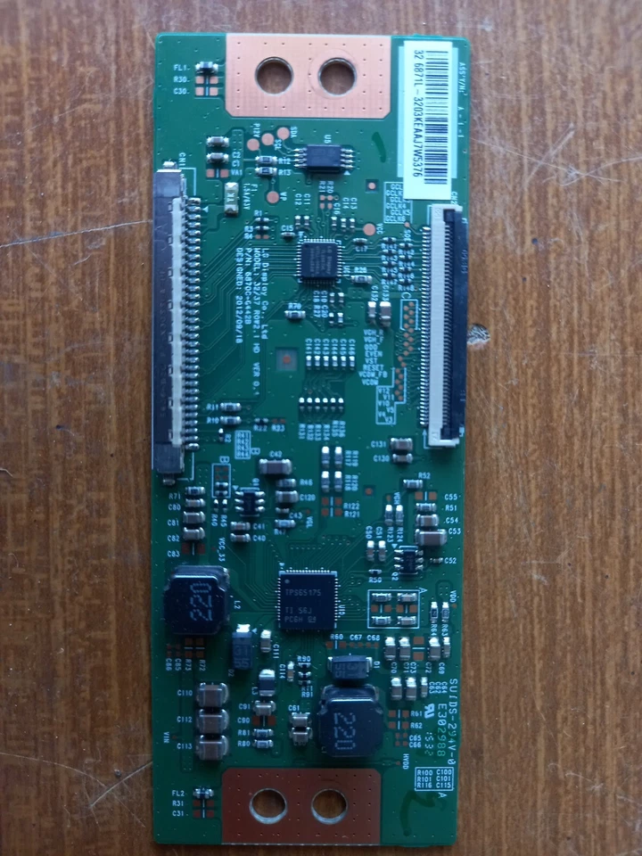 Scheda T-CON 32/37 ROW2.1 HD Ver0.1 per tv Telefunken TE32287b301c10d - Immagine 1 di 2