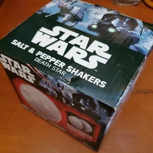 Star Wars Death Star Salt And Pepper Shakers New In Box Disney - Bild 1 von 5