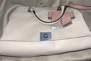 GUESS Cartera, Bolso de Mano Correa Ajustable Bolso Coral/Rosa Imitación Cuero - Imagen 1 de 14