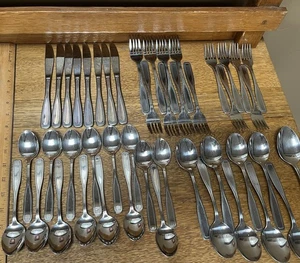 Oneida Northland Stainless Korea Fashion Point Beaded Edge 47 pcs - Picture 1 of 10