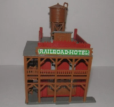 Model Power N Scale Railroad Hotel - 3.5" x 3" - Image 1 of 4