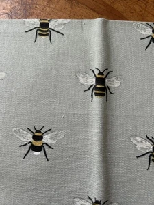 Sophie Allport Bee Fat Quarter 50cm Square cotton Blend new - Picture 1 of 3