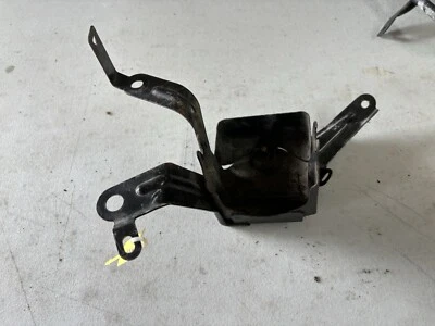 2000-05 TOYOTA MR2 SPYDER FREIO ANTIBLOQUEIO ABS BOMBA SUPORTE DE MONTAGEM - Imagem 1 de 2