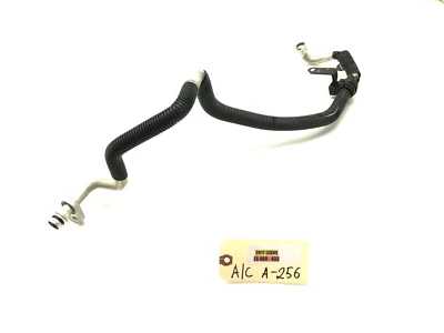 Manguera de aire acondicionado Lexus LS460 2007-2017 OEM. Foto 1 de 4